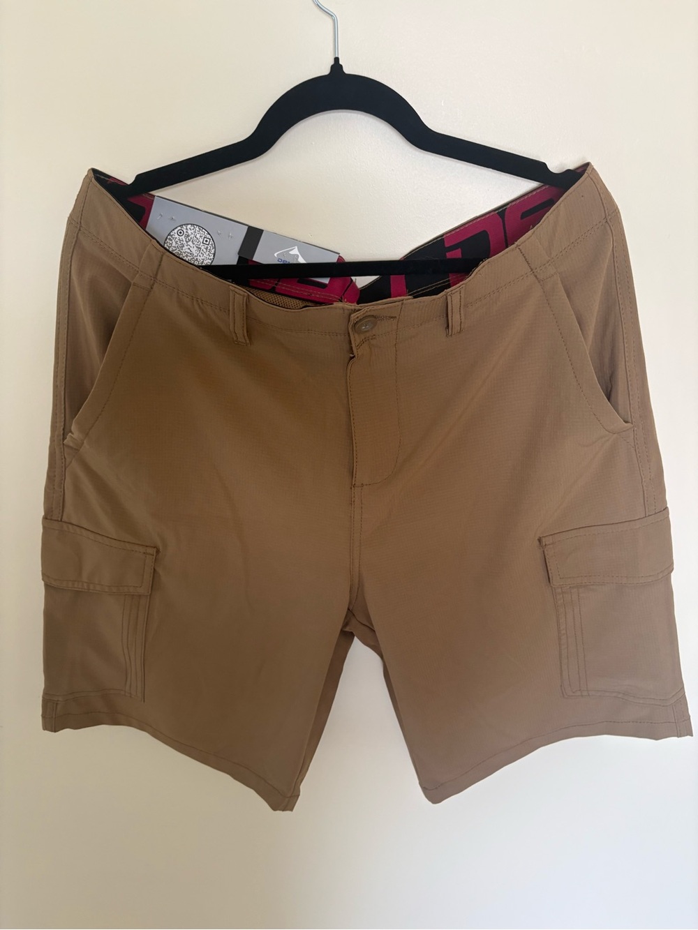 New with Tags Men's Lightweight Tan Cargo Shorts with Utility Pockets Size 34